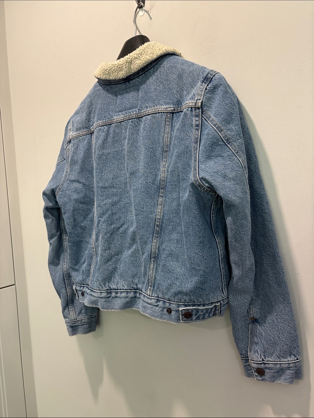 Levi’s Women’s Blue Denim Sherpa Jacket Cream Collar Trucker Size xl - Picture 9 of 15